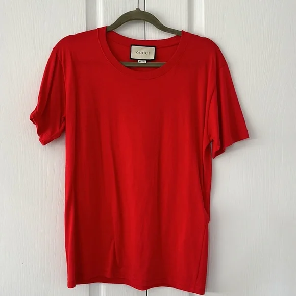 Size Small, red men’s Gucci T-shirt